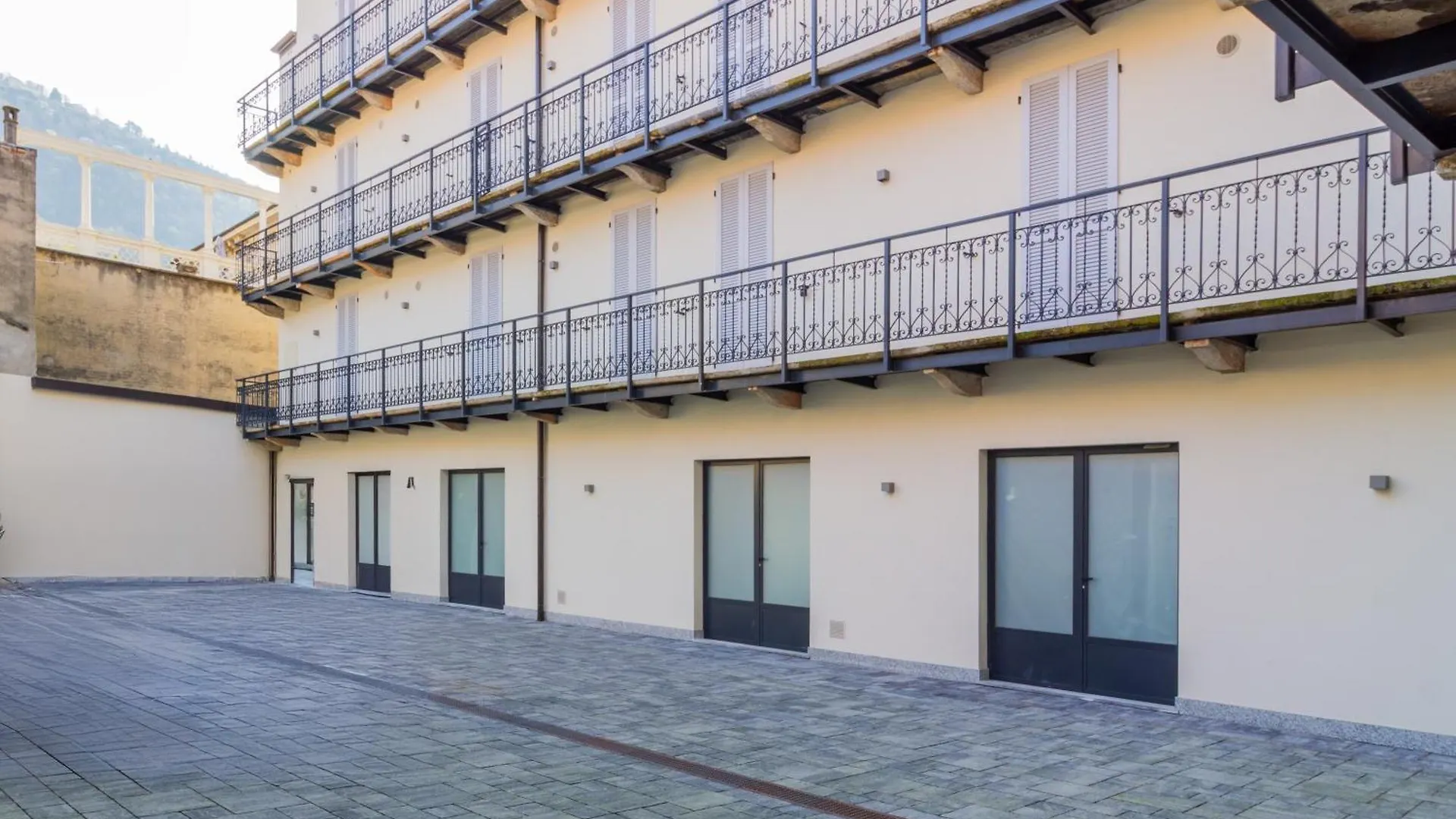 La Breva - Central Apartment - 1 Minuto Dal Centro Como